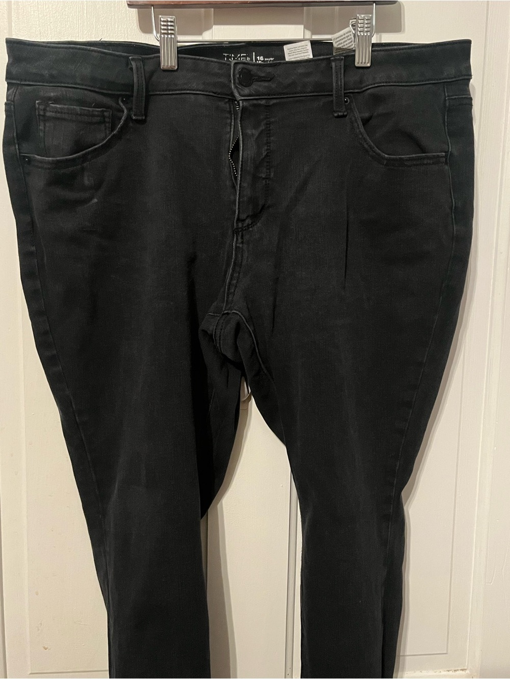 Women’s Black Skinny Jeans